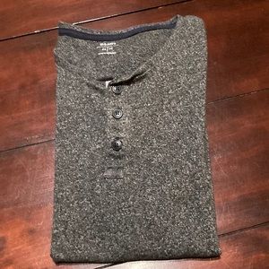 Old navy short sleeve t shirt